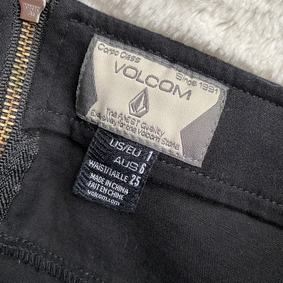 Black “Paneled” Volcom Mini Skirt - Picture 2 of 6